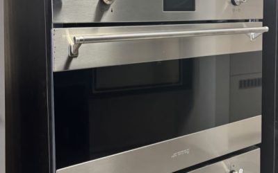 Four micro-ondes SMEG- SF4390MX