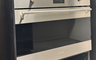 Four combiné micro-ondes SMEG- SF4301MCX